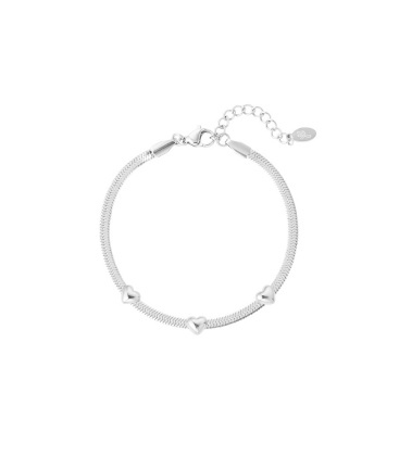 Betoverende Zilveren Armband met 3 Harten - Perfecte Accessoire voor Elegante Looks