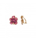 Fuchsia roze bloemen oorclips met een glas steentje